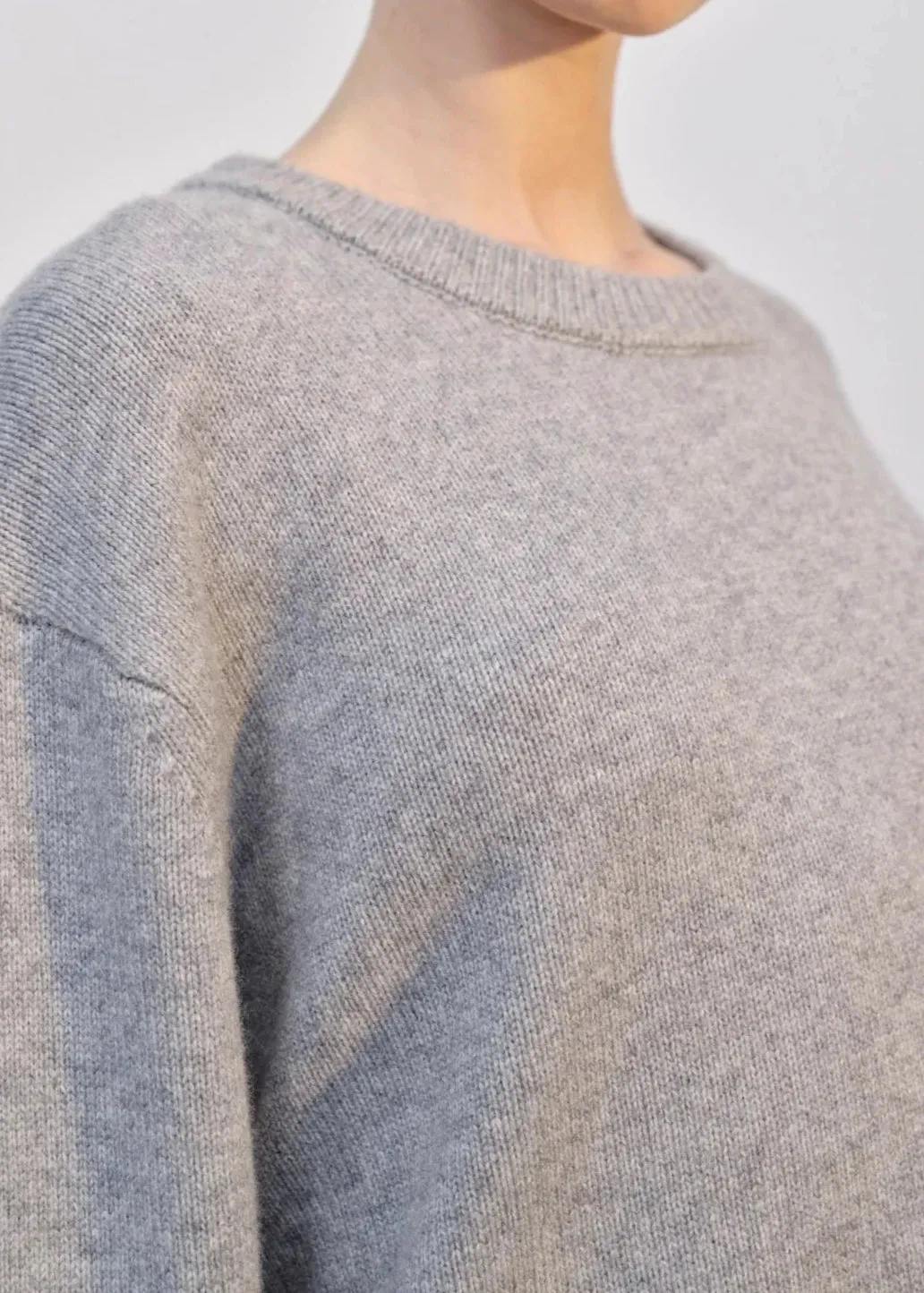 DOOFA KNIT ROUNDNECK | LIGHT GREY