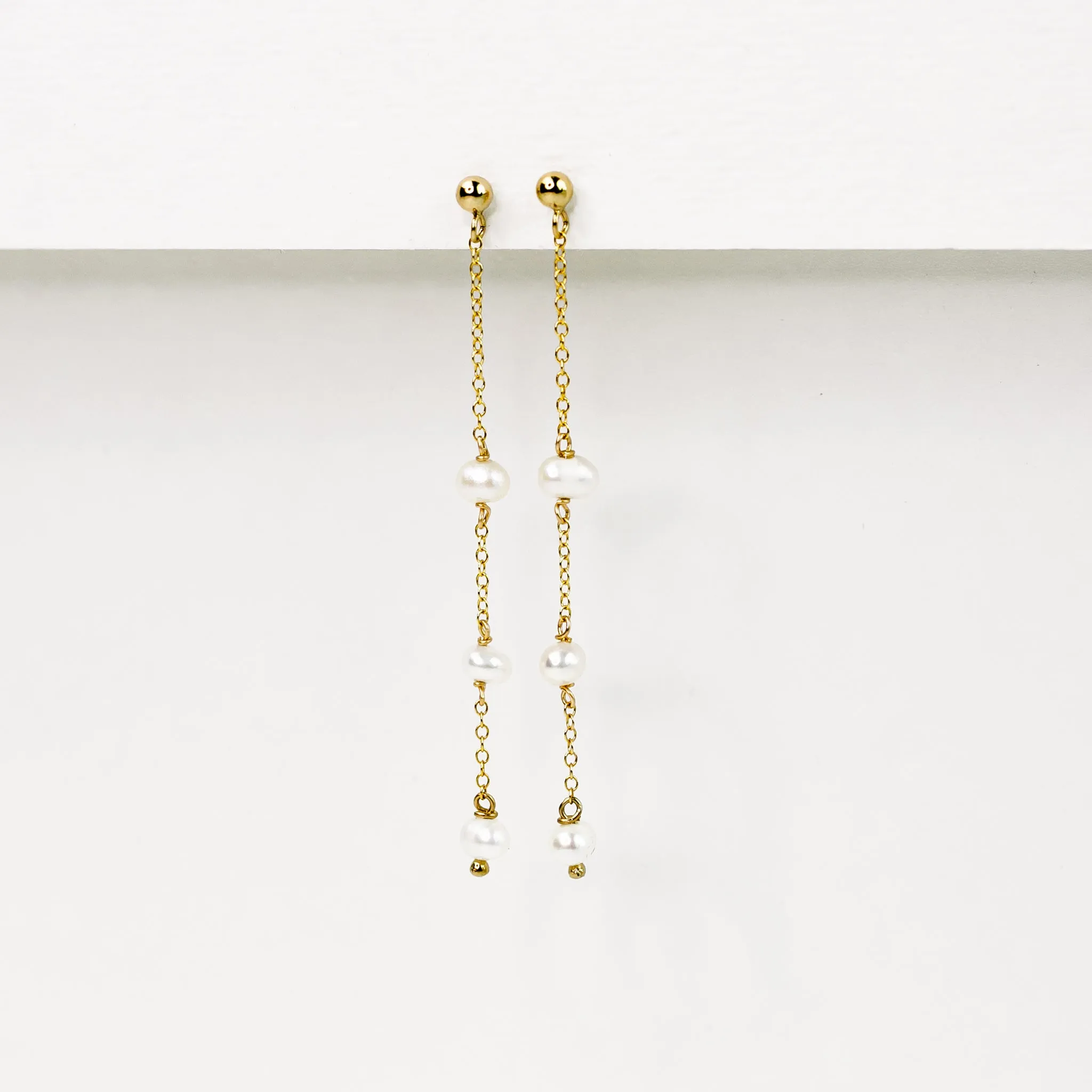 Naya Freshwater Pearl Chain Earrings