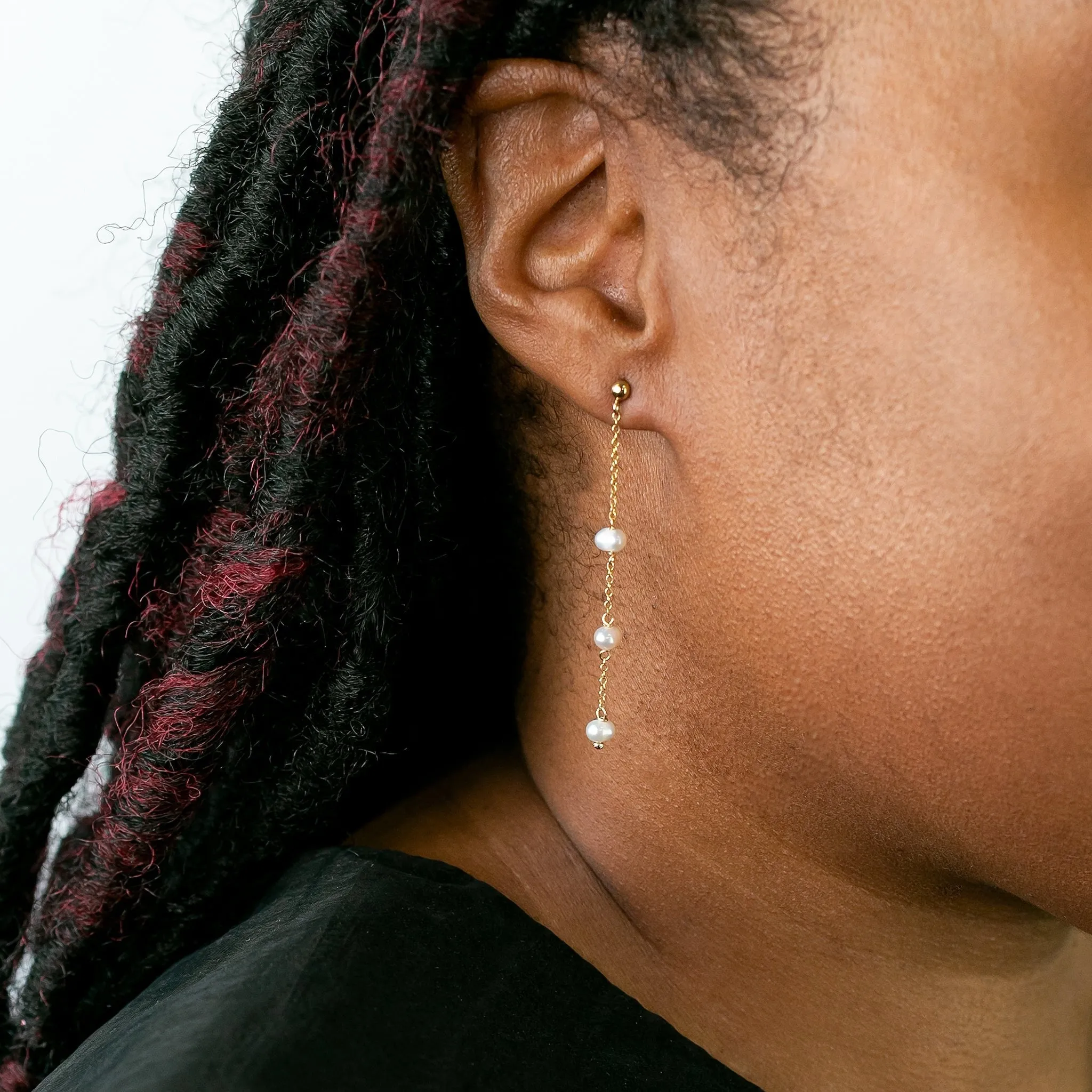 Naya Freshwater Pearl Chain Earrings