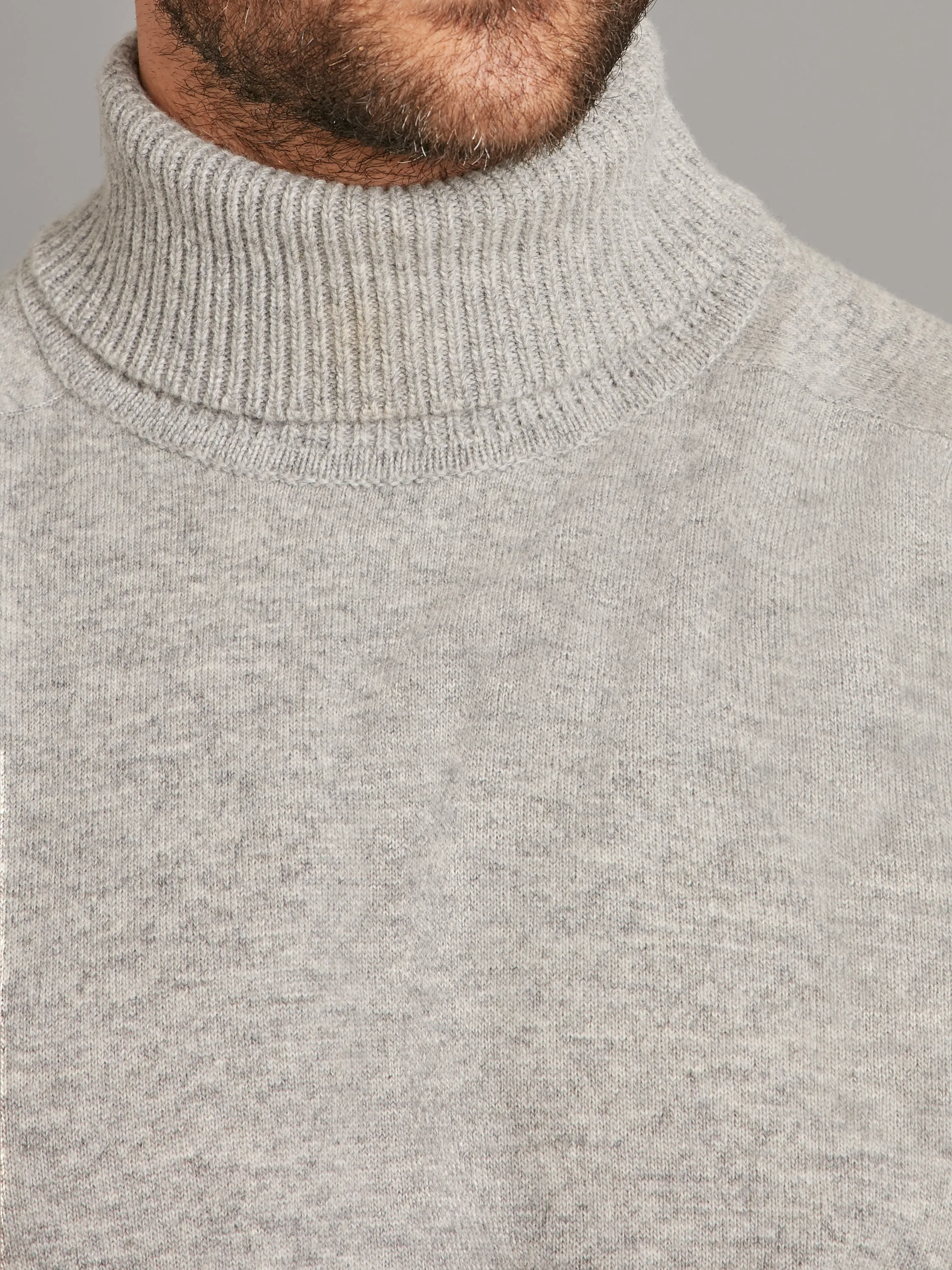 Turtle Neck Sweater - Super Geelong Silver