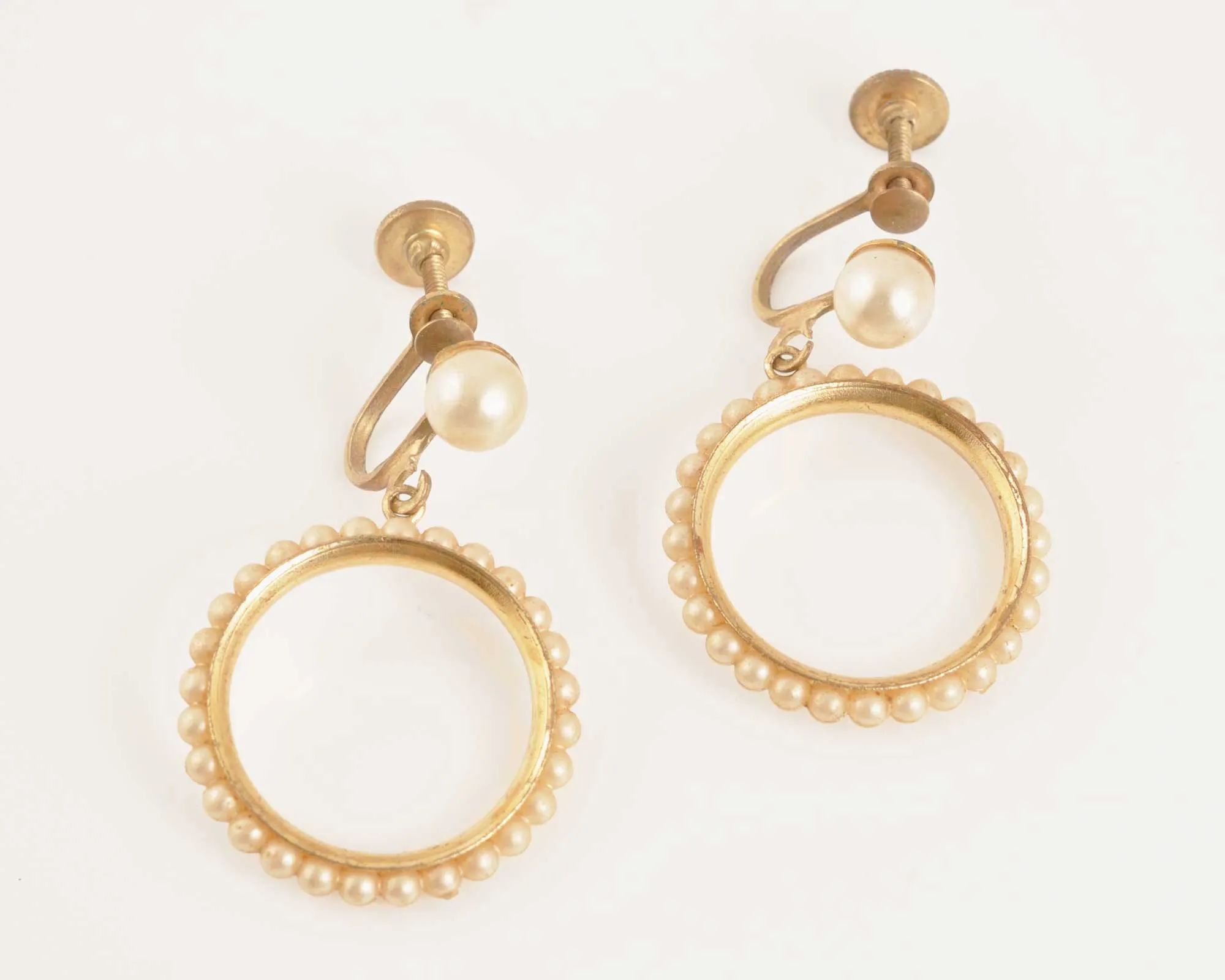 Vintage Jewelry-Trendy Pearl Hoop Dangle Earrings-Lever Back-Lightweight Upscale Design